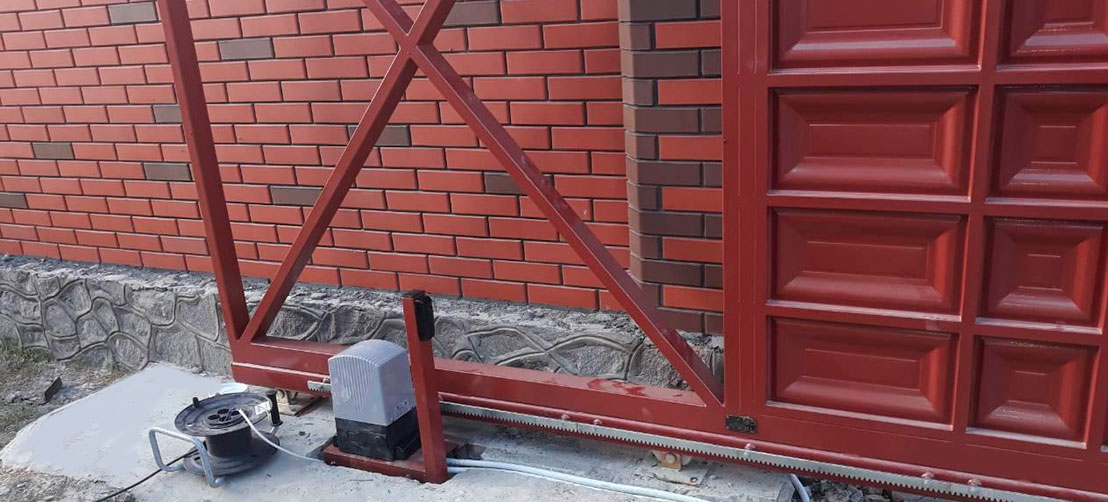 Откатная часть на воротах шоколадка большого размера